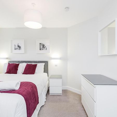 براكنيل Room Space Service Apartments - New Manor House المظهر الخارجي الصورة