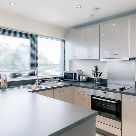 براكنيل Room Space Service Apartments - New Manor House المظهر الخارجي الصورة